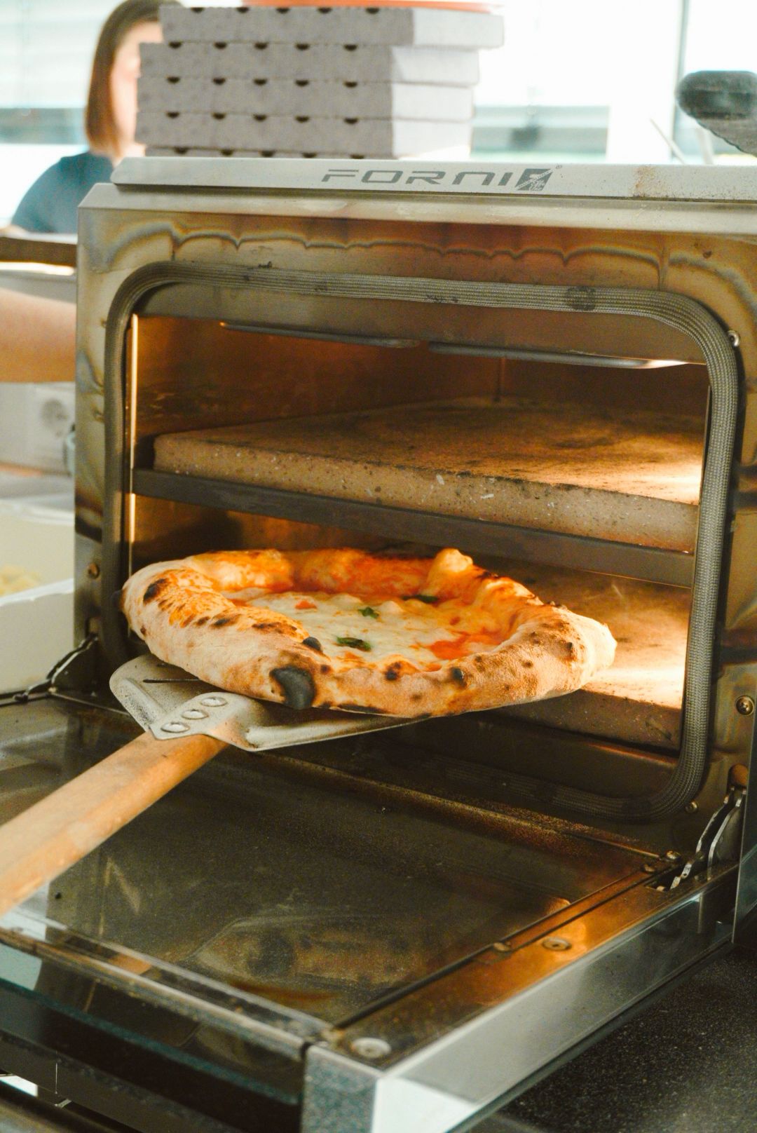 Pizza im Steinofen
